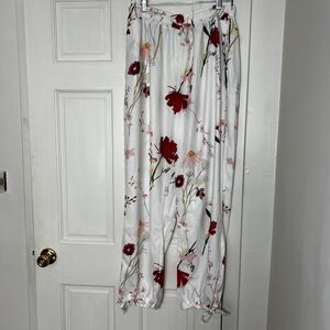 Flowy Womens Floral Pants Elastic Waist and Tie & Ties at bottom of legs Size XL